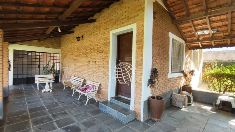Imagem Chácara com 3 Quartos à Venda, 167 m² em Jardim Estância Brasil - Atibaia