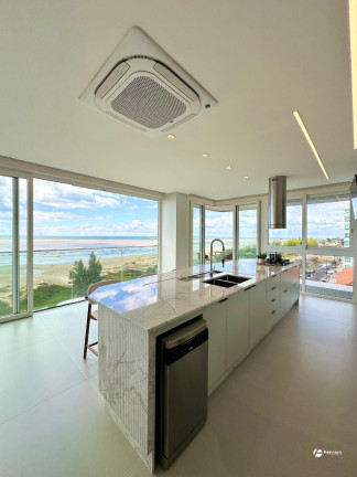 Imagem Apartamento com 4 Quartos à Venda, 312 m² em Navegantes - Capão Da Canoa