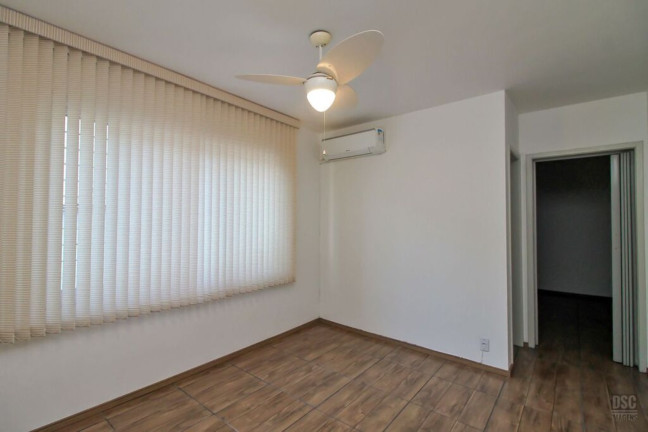 Imagem Imóvel com 1 Quarto à Venda, 38 m² em Camaquã - Porto Alegre Imagem Imóvel com 1 Quarto à Venda, 38 m² em Camaquã - Porto Alegre