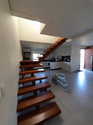 Imagem Casa com 3 Quartos à Venda, 126 m² em Bombas - Bombinhas