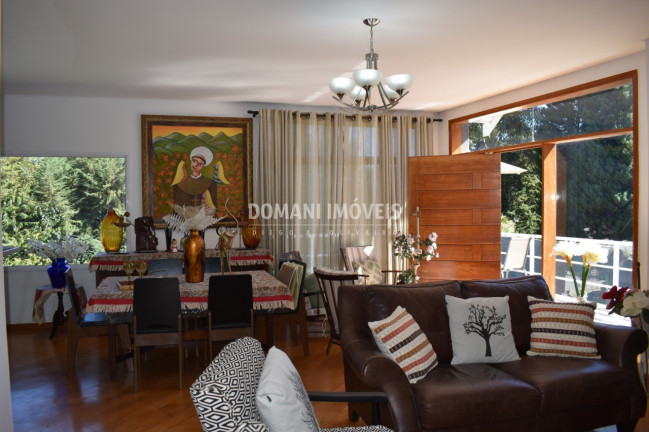 Imagem Casa com 3 Quartos à Venda, 164 m² em Região De Capivari - Campos Do Jordão