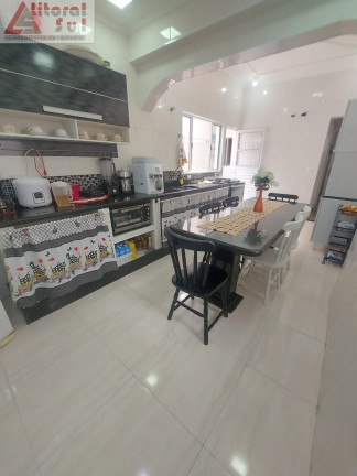 Imagem Casa com 2 Quartos à Venda, 100 m² em Ocian - Praia Grande Imagem Casa com 2 Quartos à Venda, 100 m² em Ocian - Praia Grande
