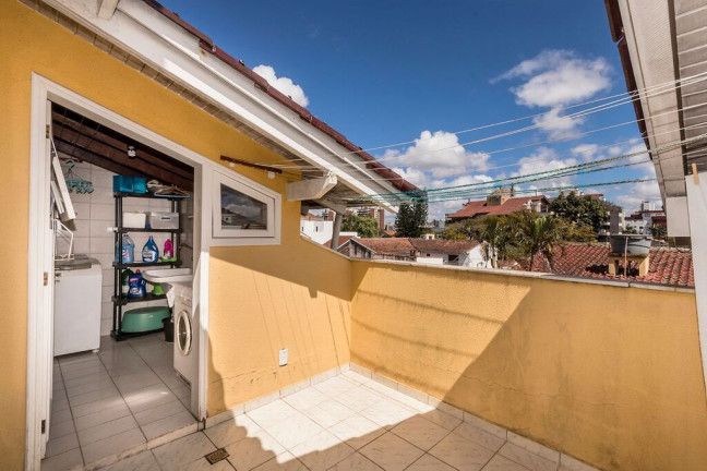 Imagem Casa com 5 Quartos à Venda, 381 m² em Jardim Lindóia - Porto Alegre