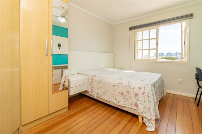 Imagem Casa com 3 Quartos à Venda,  em Sarandi - Porto Alegre