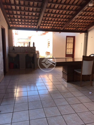Imagem Casa com 3 Quartos à Venda, 213 m² em Setor Bueno - Goiânia Imagem Casa com 3 Quartos à Venda, 213 m² em Setor Bueno - Goiânia