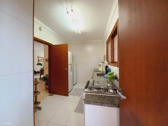 Imagem Casa com 5 Quartos à Venda, 462 m² em Jardim Virgínia - Guarujá Imagem Casa com 5 Quartos à Venda, 462 m² em Jardim Virgínia - Guarujá