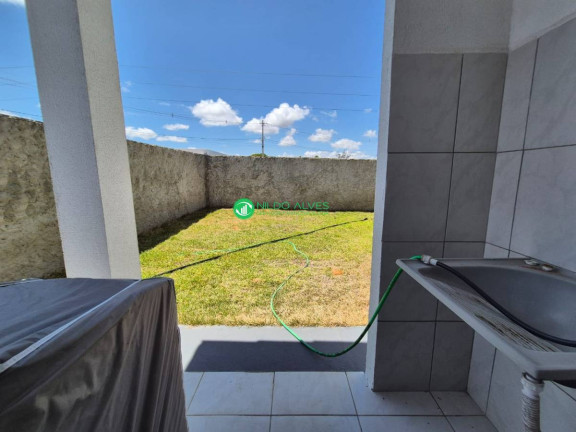 Imagem Casa com 2 Quartos à Venda, 200 m²