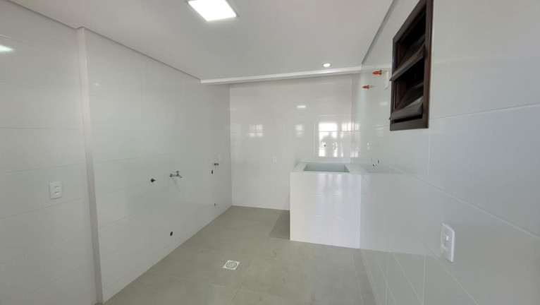 Imagem Casa com 3 Quartos à Venda, 305 m² em América - Joinville