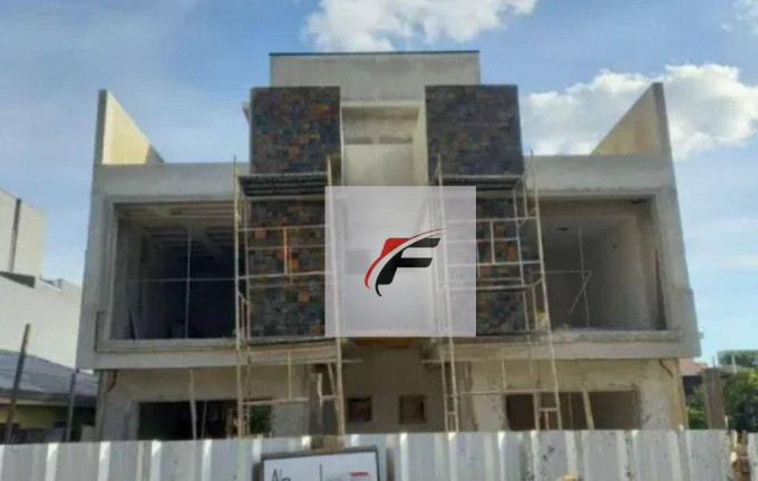 Imagem Sobrado com 3 Quartos à Venda, 137 m² em Capão Raso - Curitiba