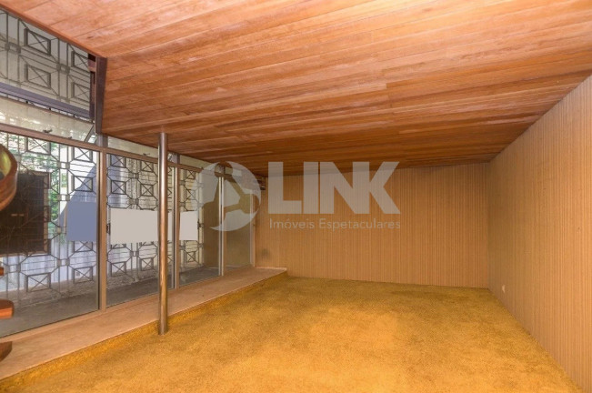 Imagem Casa com 3 Quartos à Venda, 388 m² em Auxiliadora - Porto Alegre Imagem Casa com 3 Quartos à Venda, 388 m² em Auxiliadora - Porto Alegre