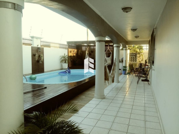 Imagem Casa com 3 Quartos à Venda, 200 m² em Camobi - Santa Maria