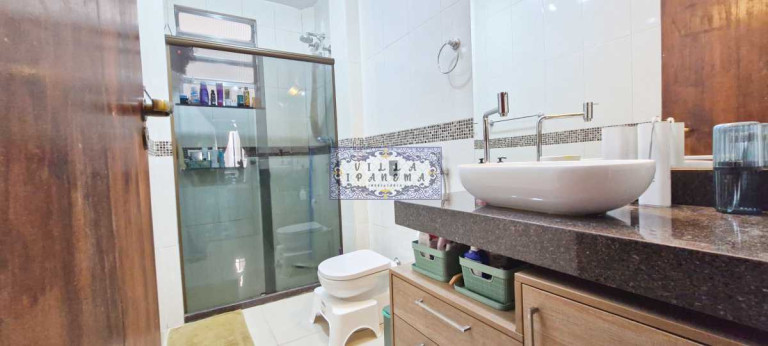 Imagem Apartamento com 2 Quartos à Venda, 70 m² em Copacabana - Rio De Janeiro