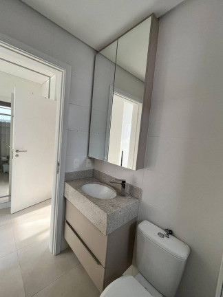Imagem Apartamento com 2 Quartos à Venda, 69 m² em Centro - Florianópolis