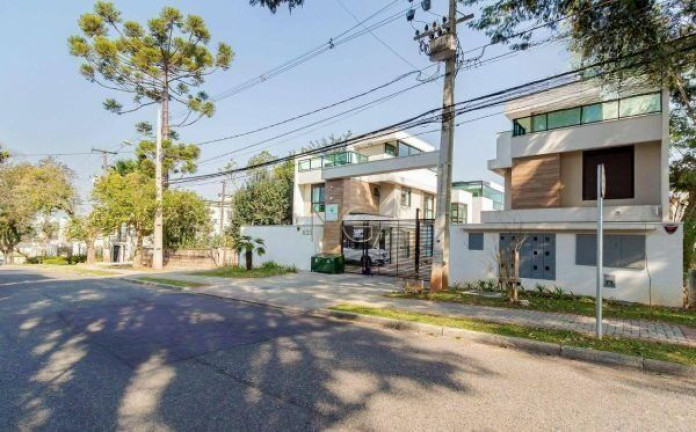 Imagem Casa com 3 Quartos à Venda, 125 m² em Bom Retiro - Curitiba Imagem Casa com 3 Quartos à Venda, 125 m² em Bom Retiro - Curitiba