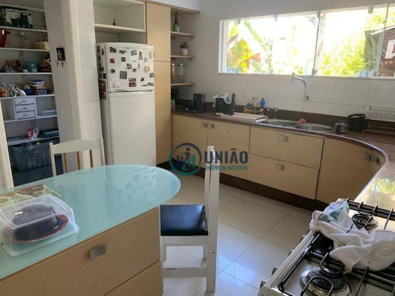 Imagem Casa com 4 Quartos à Venda, 420 m² em Itaipu - Niterói Imagem Casa com 4 Quartos à Venda, 420 m² em Itaipu - Niterói
