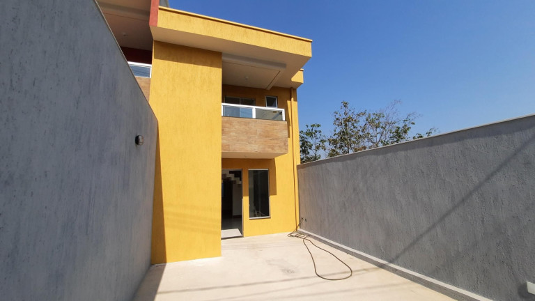 Casa com 3 Quartos à Venda, 85 m² em Camargos - Ibirité