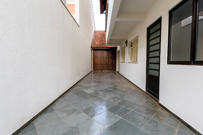 Imagem Casa com 5 Quartos à Venda, 298 m² em Santa Cândida - Curitiba Imagem Casa com 5 Quartos à Venda, 298 m² em Santa Cândida - Curitiba