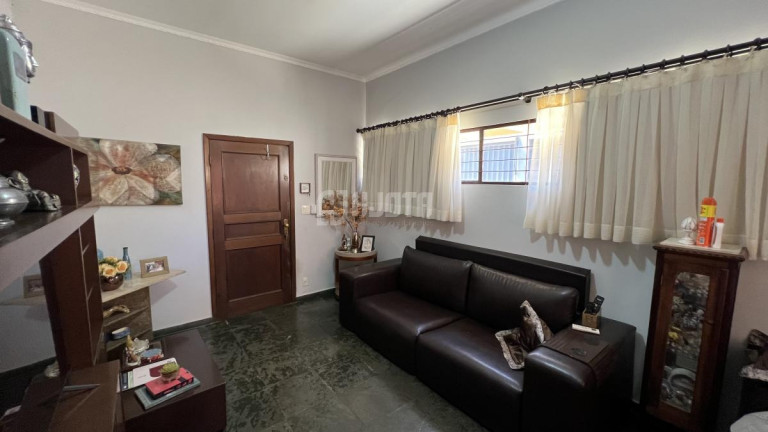 Imagem Casa com 3 Quartos à Venda, 205 m² em Centro - São José Do Rio Preto Imagem Casa com 3 Quartos à Venda, 205 m² em Centro - São José Do Rio Preto