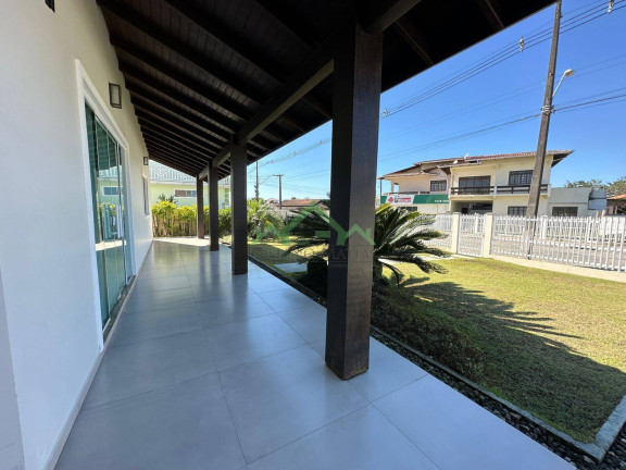 Imagem Casa com 3 Quartos à Venda, 670 m² em Centro - Balneário Barra Do Sul