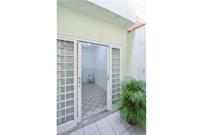 Imagem Casa com 2 Quartos à Venda,  em Granja Julieta - São Paulo