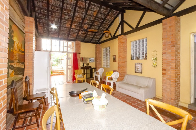 Imagem Casa com 4 Quartos à Venda, em Petrópolis - Porto Alegre Imagem Casa com 4 Quartos à Venda, em Petrópolis - Porto Alegre