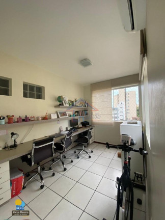 Imagem Apartamento com 3 Quartos à Venda, 146 m² em Centro - Florianópolis Imagem Apartamento com 3 Quartos à Venda, 146 m² em Centro - Florianópolis