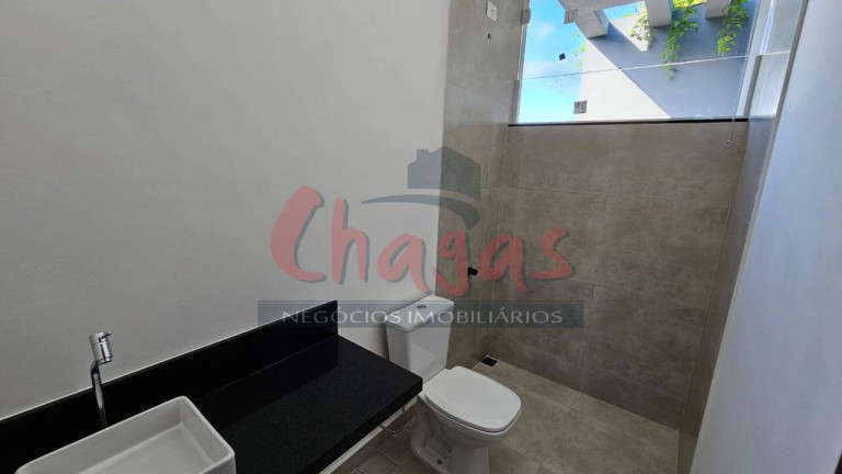 Imagem Casa com 2 Quartos à Venda, 130 m² em Golfinhos - Caraguatatuba