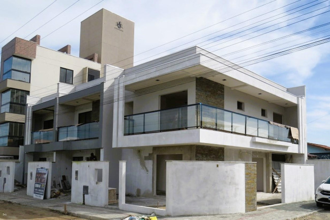 Sobrado com 3 Quartos à Venda, 77 m² em Itacolomi - Balneário Piçarras