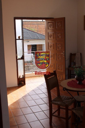 Imagem Casa com 6 Quartos à Venda, 246 m² em Coloninha - Florianópolis