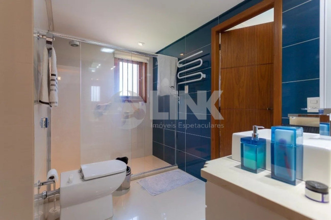 Imagem Casa com 4 Quartos à Venda, 449 m² em Jardim Itu - Porto Alegre Imagem Casa com 4 Quartos à Venda, 449 m² em Jardim Itu - Porto Alegre