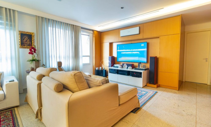 Imagem Apartamento com 4 Quartos à Venda, 242 m² em Jardim Goiás - Goiânia
