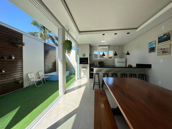 Imagem Casa com 3 Quartos à Venda, 200 m² em Centro - Balneário Barra Do Sul