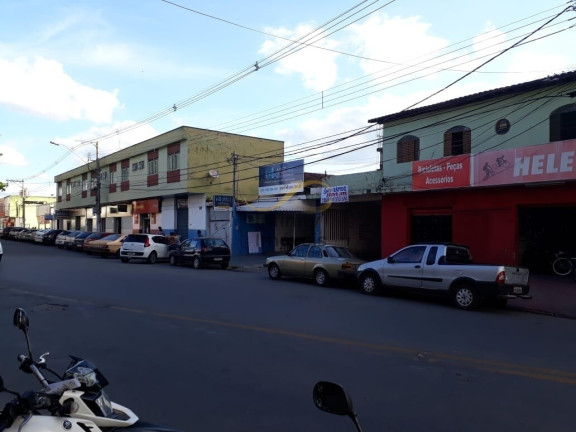Imóvel com 4 Quartos à Venda, 1.700 m² em Centro - Sete Lagoas