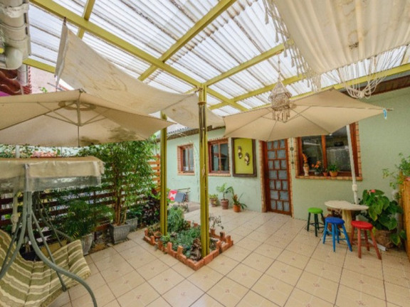 Imagem Casa com 5 Quartos à Venda, 290 m² em Jardim Itu - Porto Alegre Imagem Casa com 5 Quartos à Venda, 290 m² em Jardim Itu - Porto Alegre