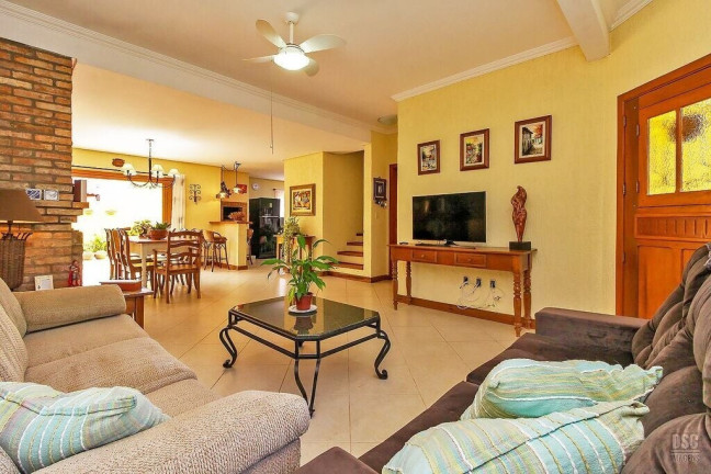 Imagem Casa com 3 Quartos à Venda, 197 m² em Hípica - Porto Alegre Imagem Casa com 3 Quartos à Venda, 197 m² em Hípica - Porto Alegre