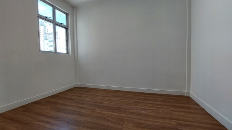 Imagem Apartamento com 2 Quartos à Venda, 76 m² em Centro - Curitiba