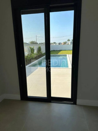 Imagem Casa com 4 Quartos à Venda, 380 m² em Santa Regina - Camboriú Imagem Casa com 4 Quartos à Venda, 380 m² em Santa Regina - Camboriú