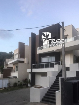 Casa com 7 Quartos à Venda,  em Caputera - Arujá