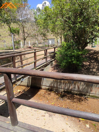 Imagem Imóvel com 3 Quartos à Venda, em Aratingauba - Forquilhinha Imagem Imóvel com 3 Quartos à Venda, em Aratingauba - Forquilhinha