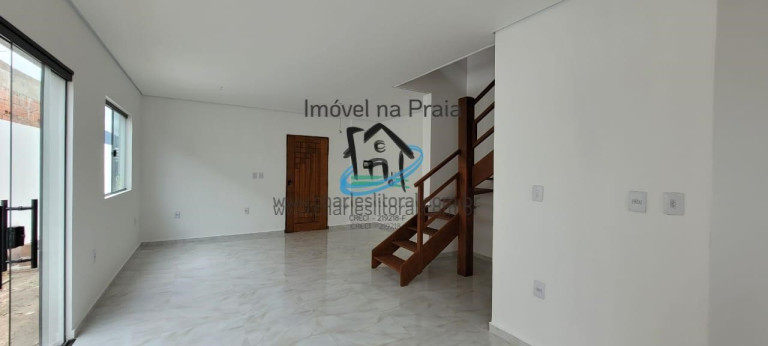 Imagem Casa com 3 Quartos à Venda,  em Jaraguá - Caraguatatuba