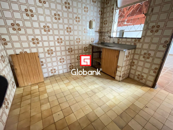 Imagem Sobrado com 8 Quartos para Alugar,  em Alto São João - Montes Claros