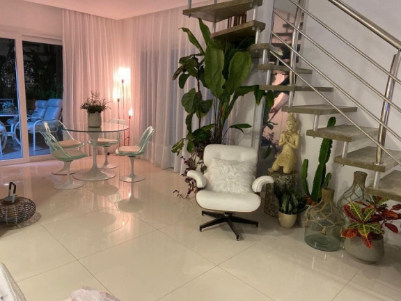 Imagem Casa de Condomínio com 3 Quartos à Venda, 129 m² em Barra - Balneário Camboriú Imagem Casa de Condomínio com 3 Quartos à Venda, 129 m² em Barra - Balneário Camboriú