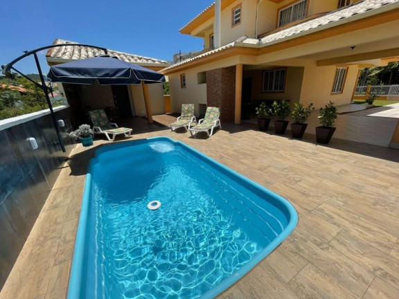 Imagem Casa com 5 Quartos à Venda, 245 m² em Governador Celso Ramos - Governador Celso Ramos