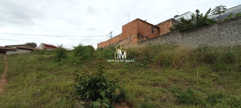 Terreno à Venda, 360 m² em São Sebastião - Igarapé