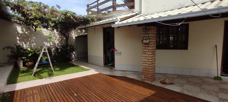 Imagem Sobrado com 3 Quartos à Venda, 387 m² em Ingleses Do Rio Vermelho - Florianópolis Imagem Sobrado com 3 Quartos à Venda, 387 m² em Ingleses Do Rio Vermelho - Florianópolis