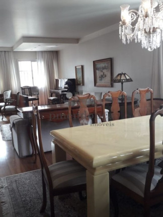 Apartamento com 3 Quartos à Venda, 235 m² em Santa Cecília - São Paulo