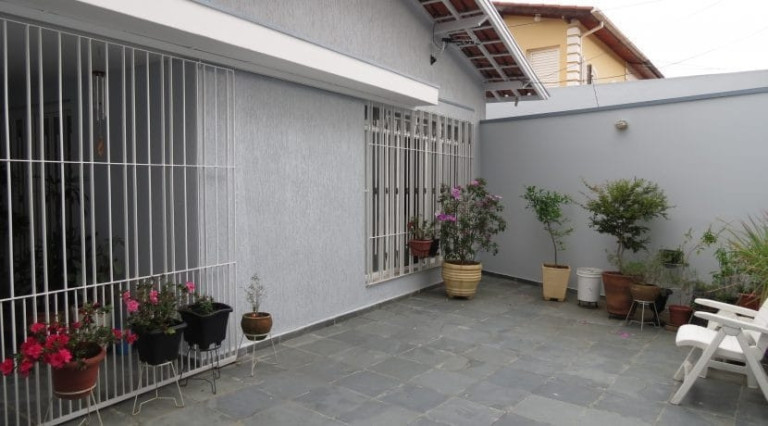 Casa com 3 Quartos para Alugar, 229 m² em Jardim Santa Clara - Taubaté