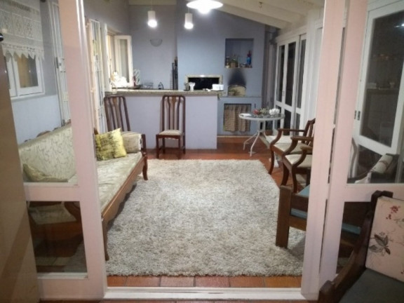 Imagem Casa com 4 Quartos à Venda, 243 m² em Partenon - Porto Alegre Imagem Casa com 4 Quartos à Venda, 243 m² em Partenon - Porto Alegre