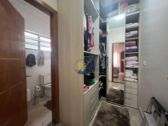Imagem Casa com 6 Quartos à Venda, 302 m² em Canto Do Forte - Praia Grande Imagem Casa com 6 Quartos à Venda, 302 m² em Canto Do Forte - Praia Grande