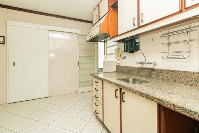 Imagem Imóvel com 2 Quartos à Venda, em Auxiliadora - Porto Alegre Imagem Imóvel com 2 Quartos à Venda, em Auxiliadora - Porto Alegre